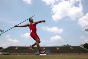 半岛体育娱乐-五年磨一剑，西亚卡姆篮网封王！巴克莱中心彻底沸腾